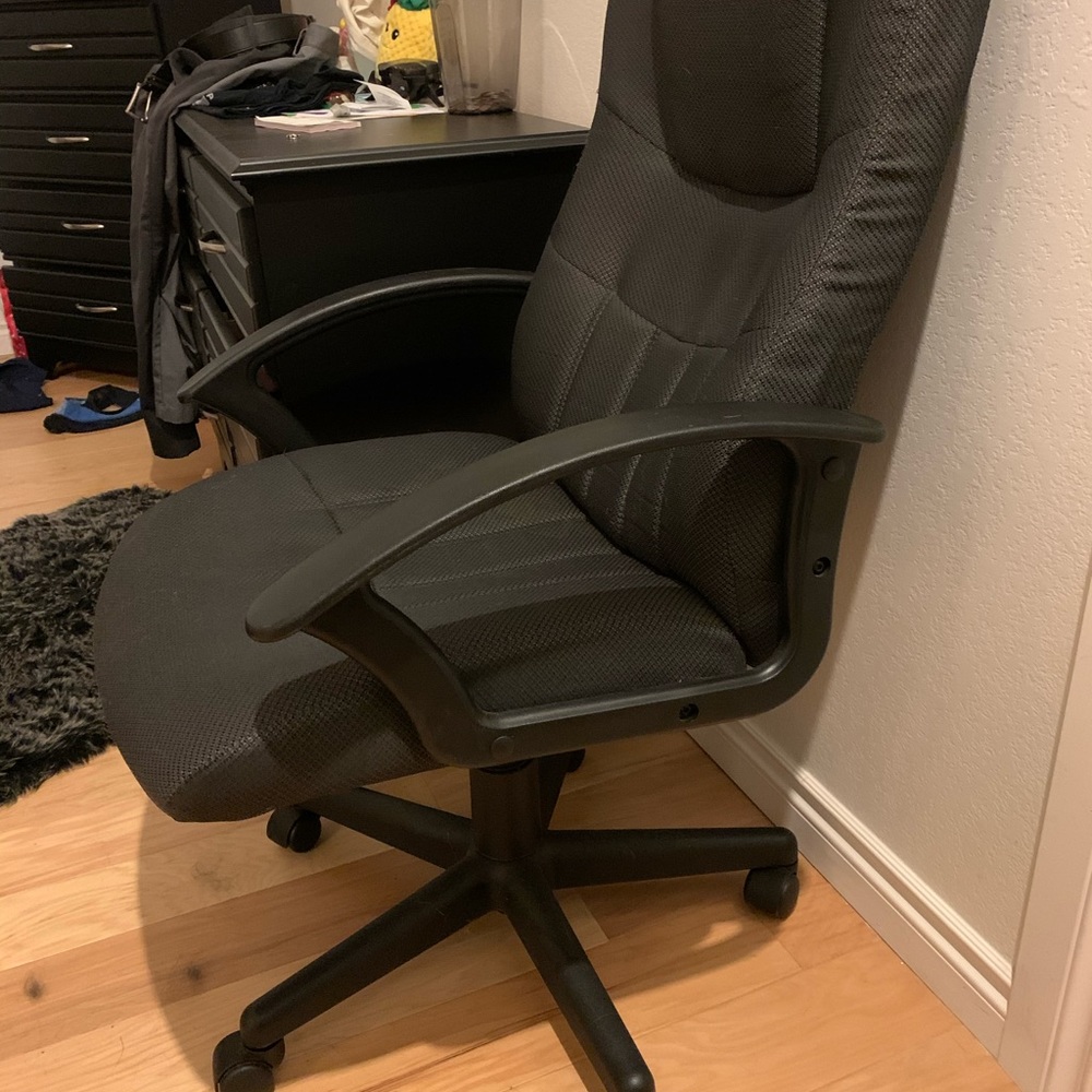 Desk chair